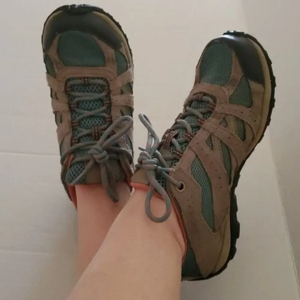 Columbia hiking shoe